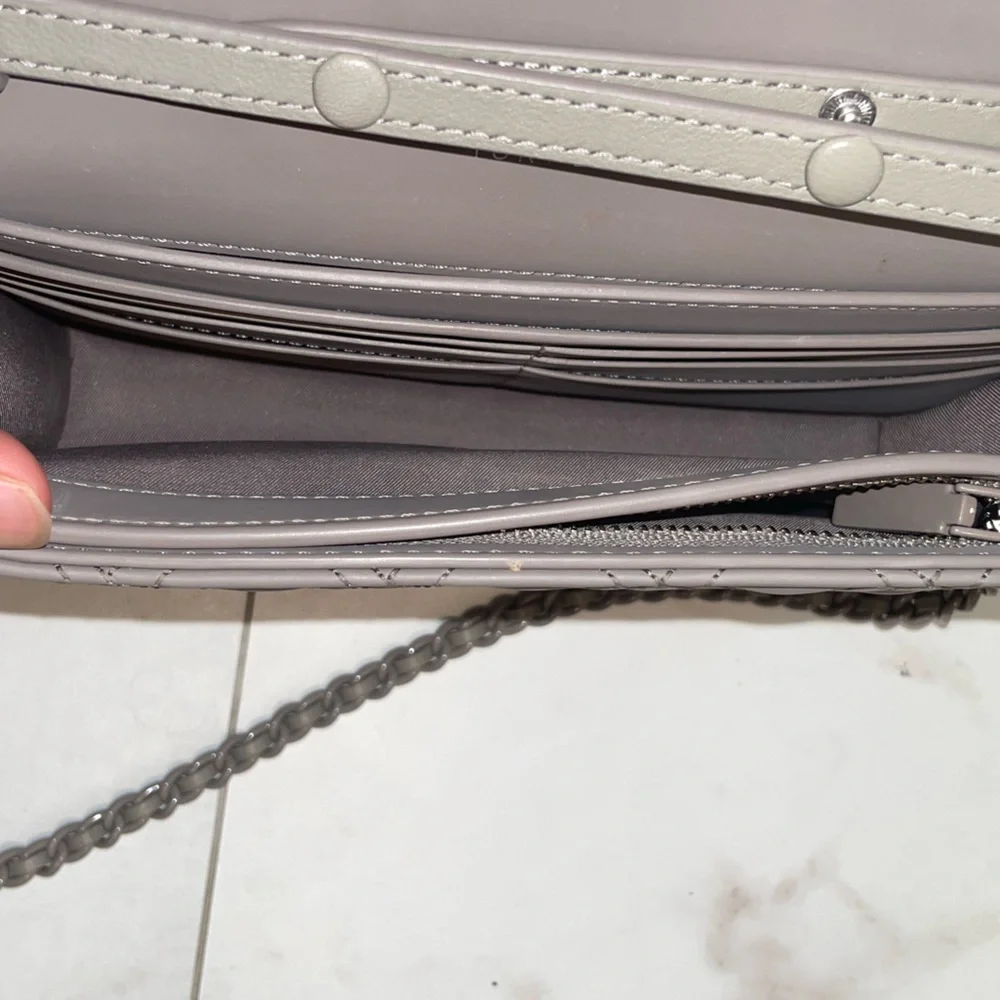 Tory Burch Fleming Matte Chain Wallet Bag - Picture 7 of 9